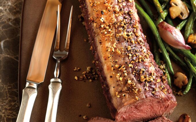 Garlic-Pepper Top Loin Petite Roast with Roasted Green Beans & Mushrooms